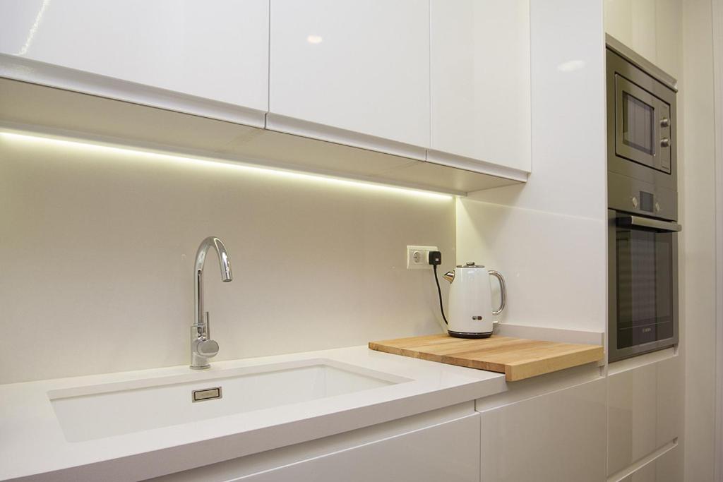 Total Valencia Elegance Apartment Bilik gambar