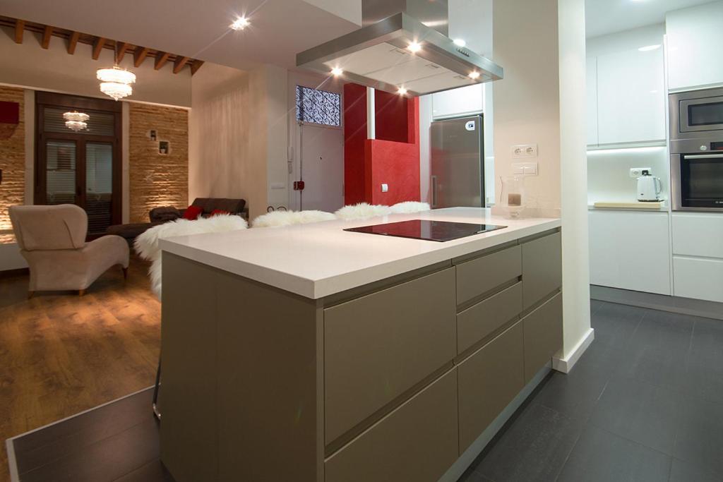 Total Valencia Elegance Apartment Bilik gambar