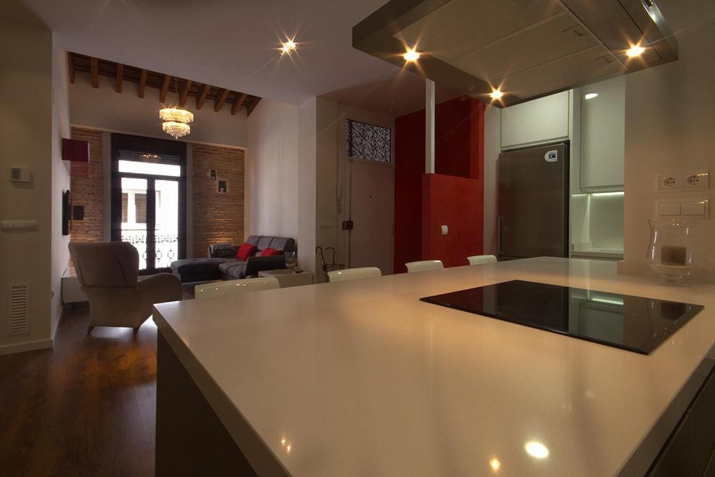 Total Valencia Elegance Apartment Bilik gambar